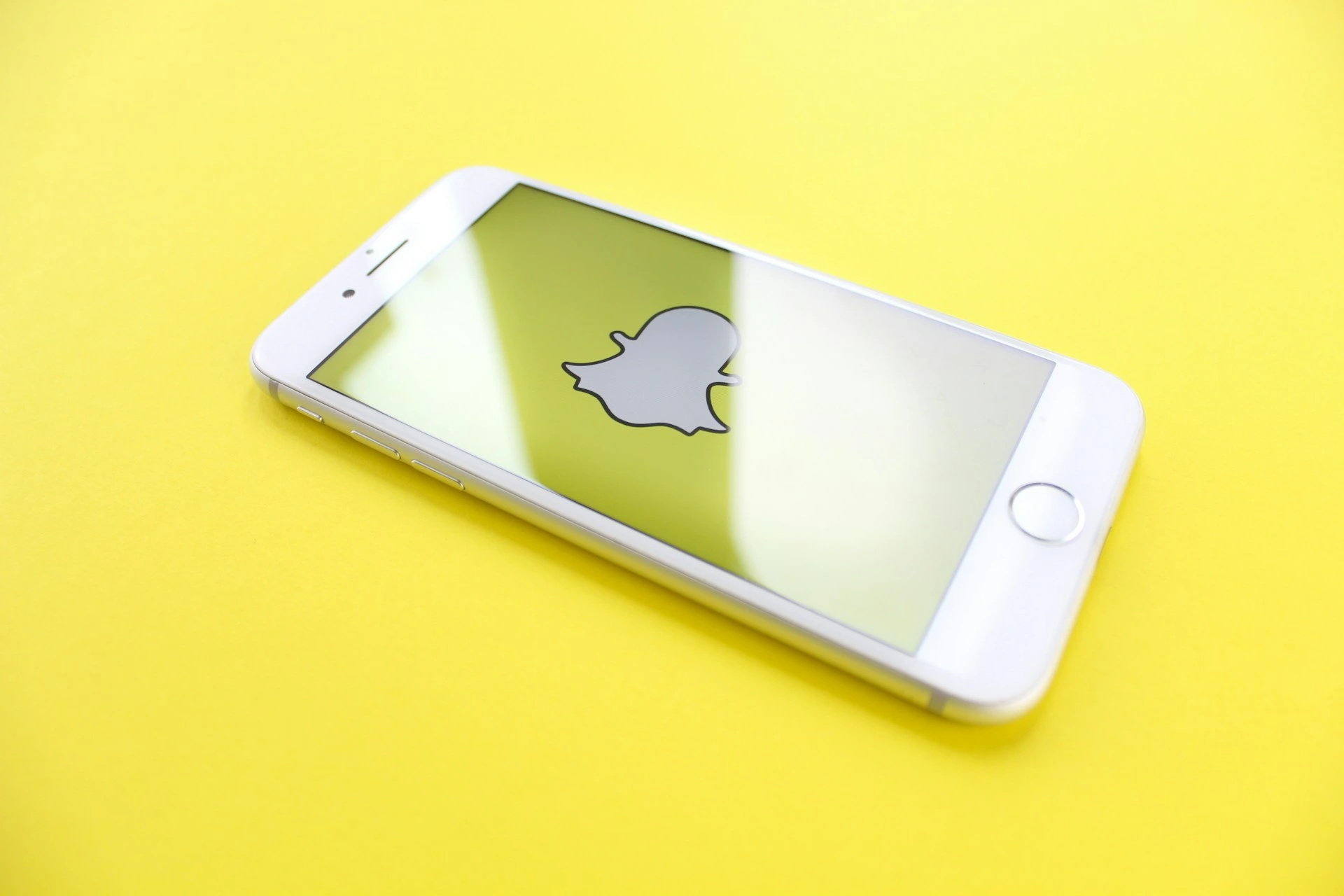 Snap annoncerer store &aelig;ndringer i Snapchat og nye AR-briller