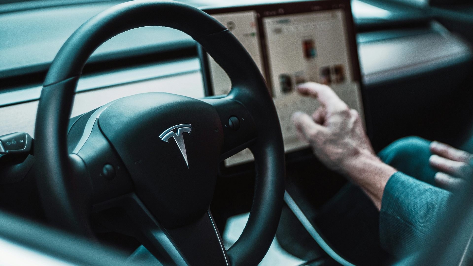 Tesla Ramt af $243M Dom Efter Hacker Gendanner Ulykkesdata
