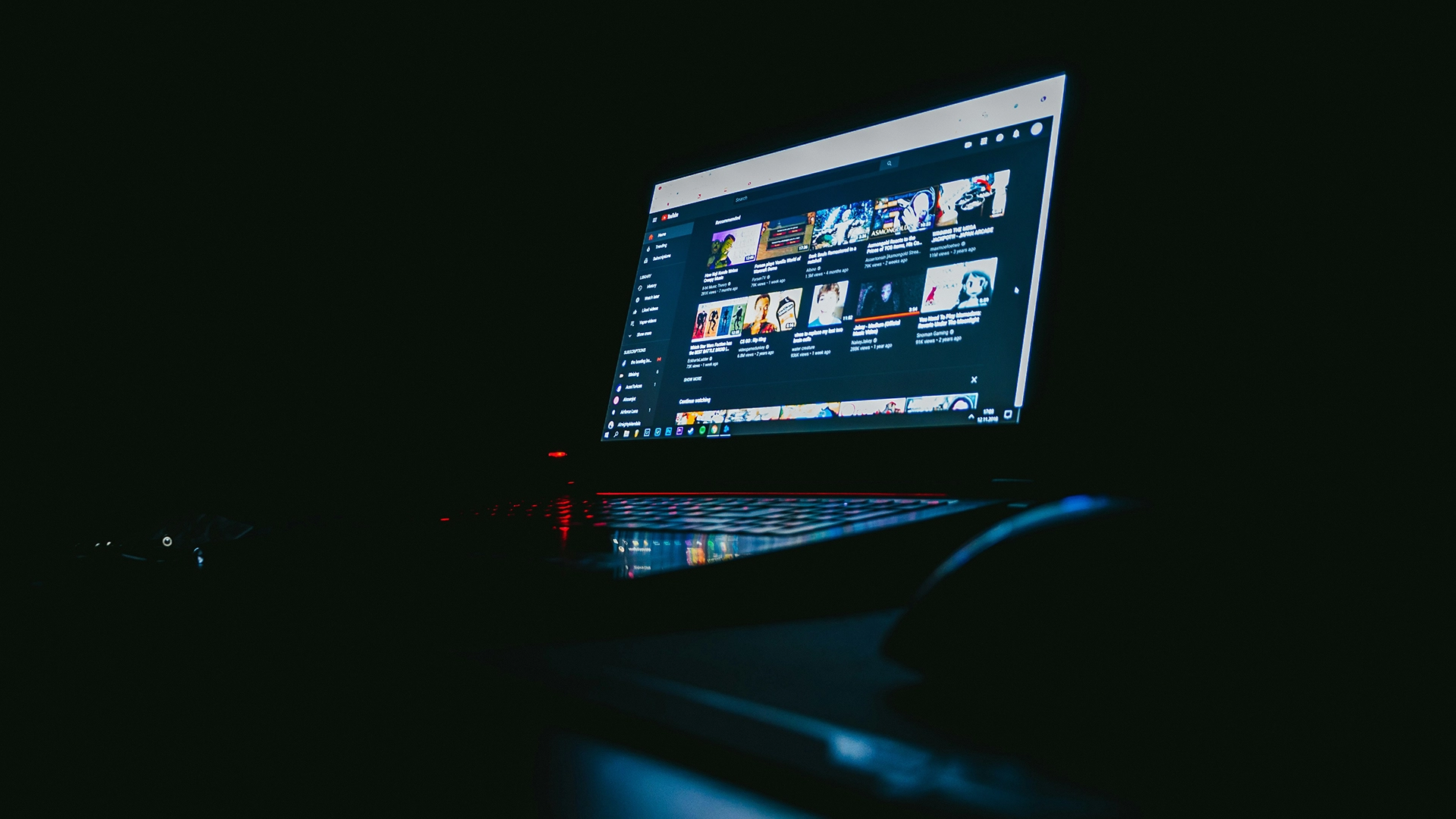 YouTube har hemmeligt brugt AI til at &aelig;ndre skabernes videoer uden tilladelse