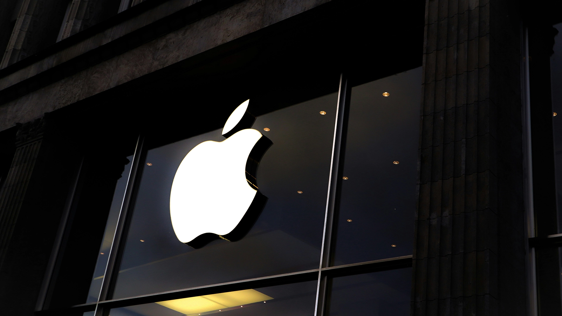 Apple vil &oslash;ge udgifterne til udvikling af AI